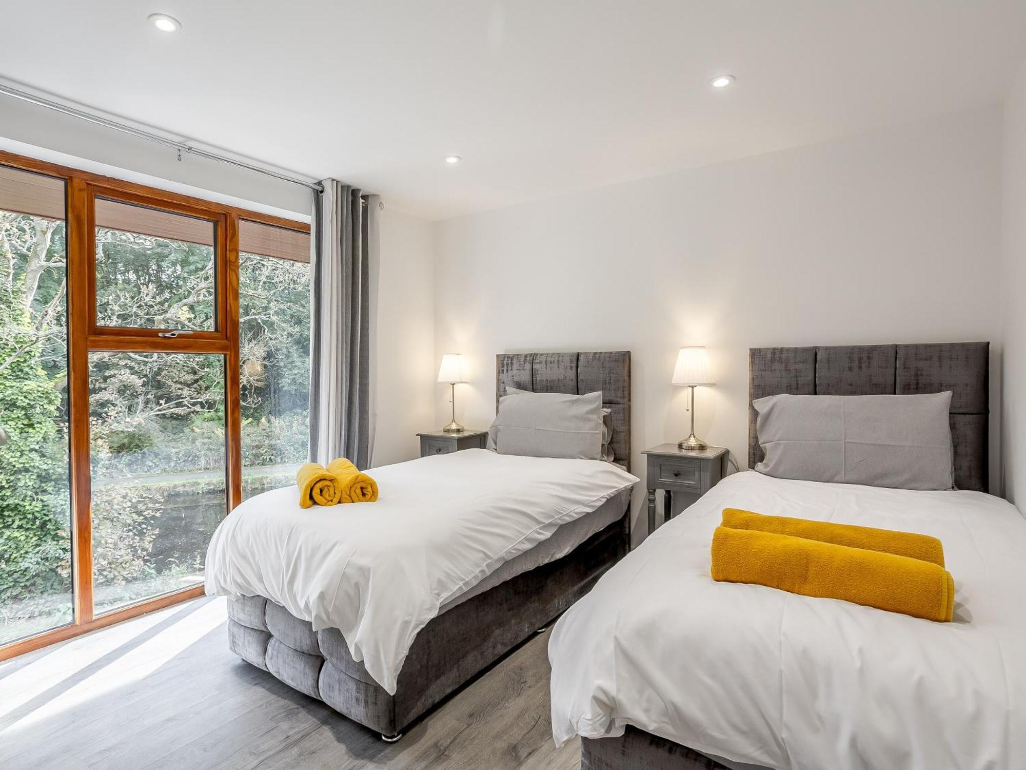 Waterside Lodge One - Uk33351 Southowram エクステリア 写真